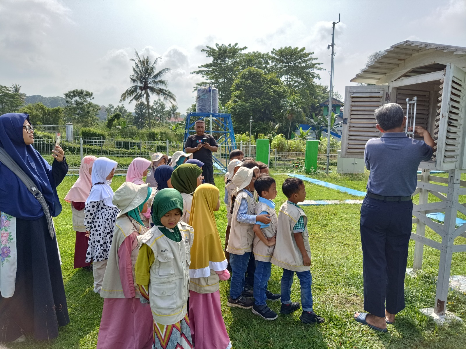 Gambar Sampah Plastik di Indonesia: Tanggung Jawab Semua Pihak